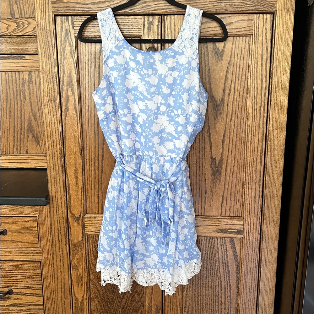 Disney Alice in Wonderland Colleen Atwood Blue Floral Mini Dainty Dress Large - Picture 3 of 7